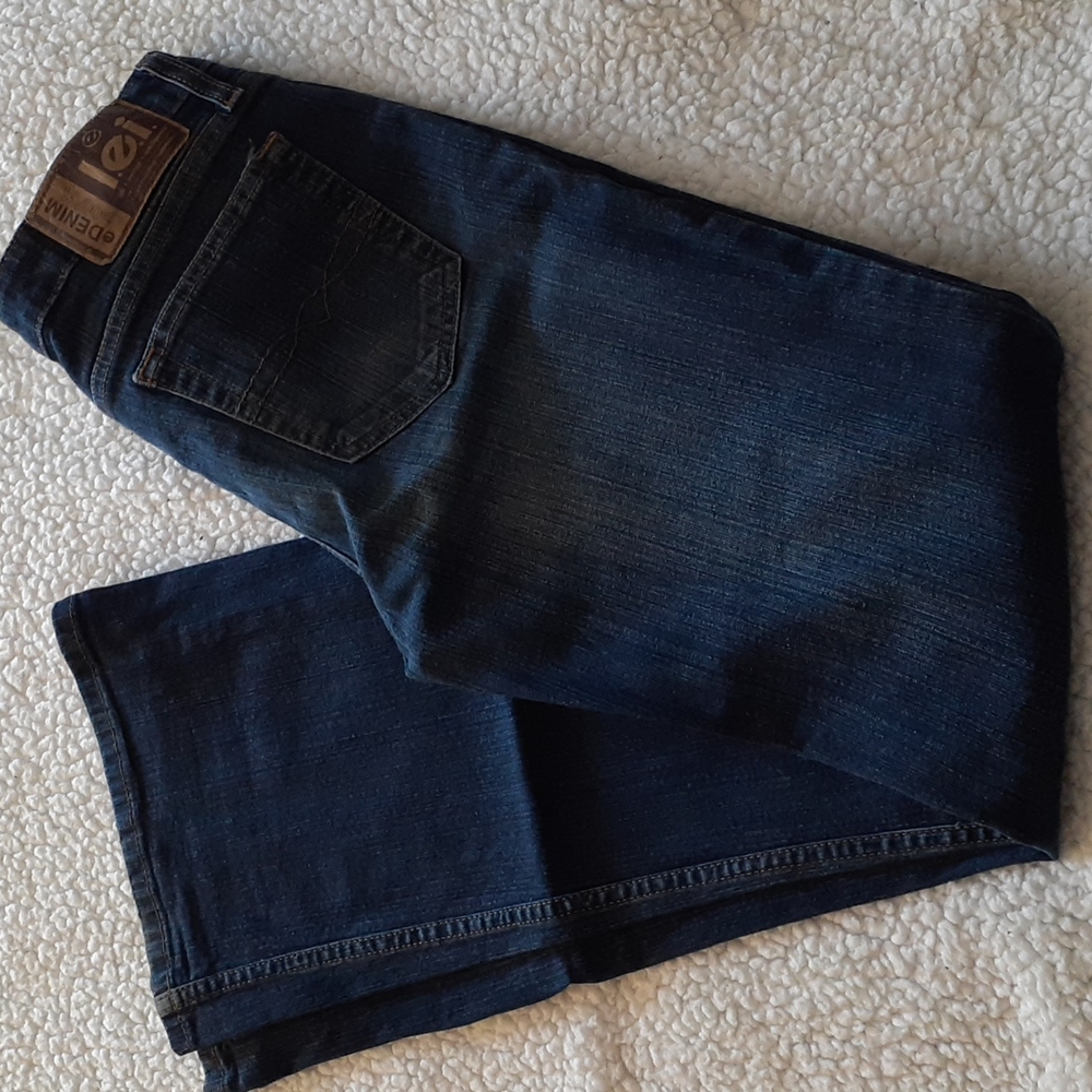 LEI JEANS WOMANS SIZE 7 LIKE NEW